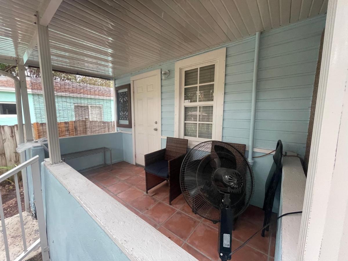 Key West Style Historic Home In Coconut Grove Florida, The Blue House Miami Exterior foto